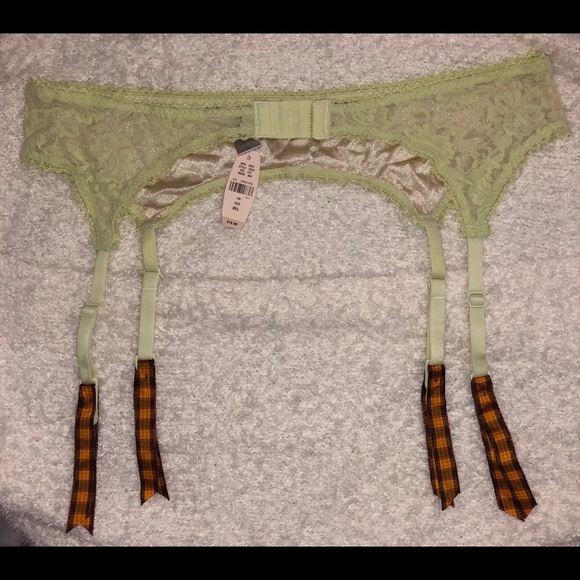 Victoria’s Secret Garter Belt - Picture 2 of 6